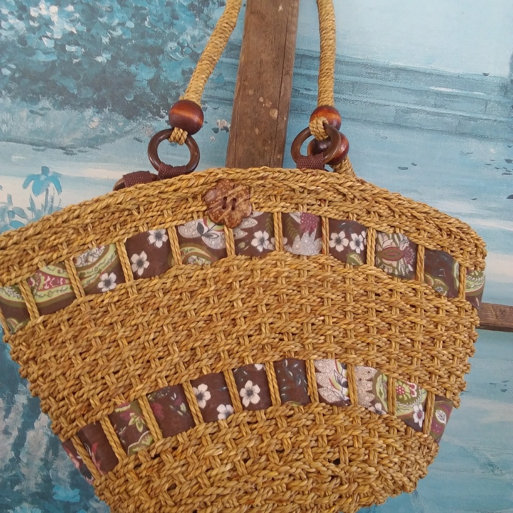 Straw bag